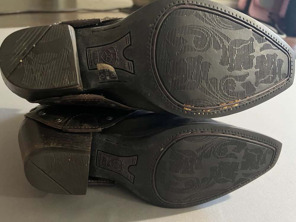 Ariat - Picture 8 of 10